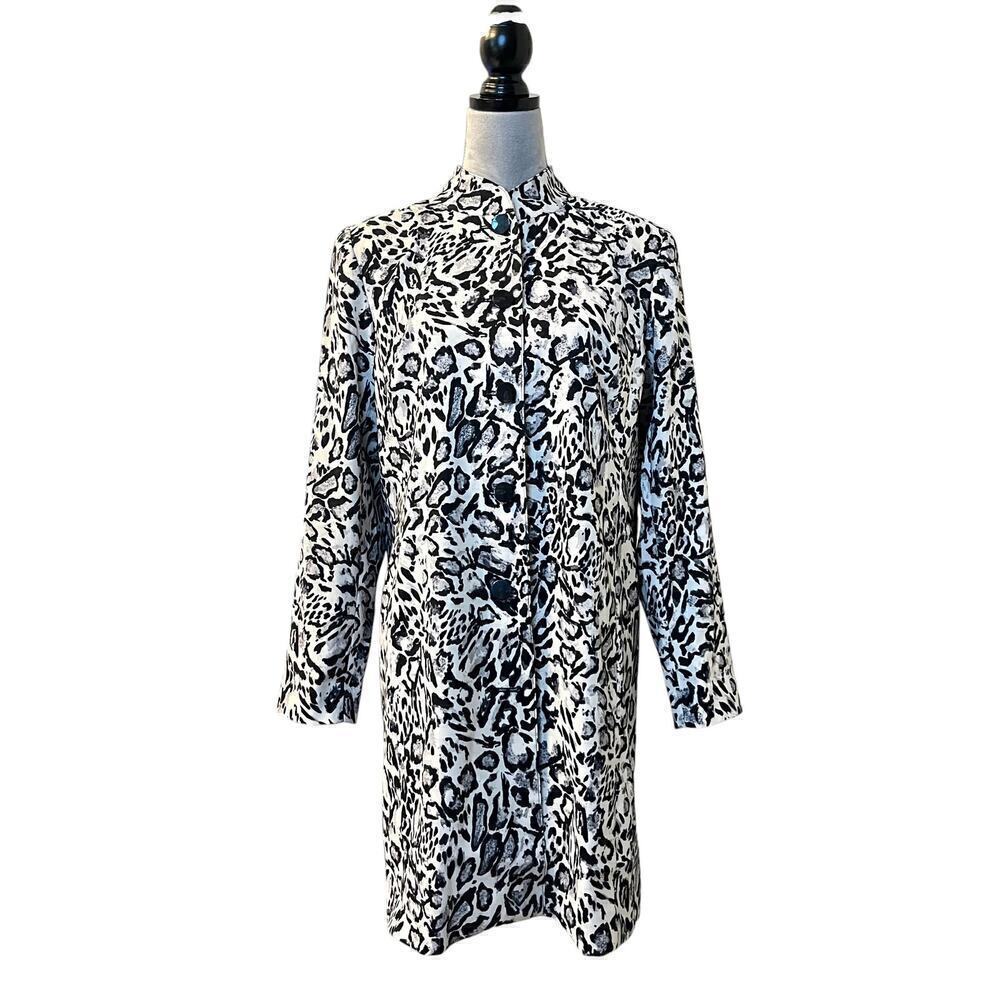 Dennis Basso Coat Womens XS White Leopard Print Long Sleeve Lined Button Front